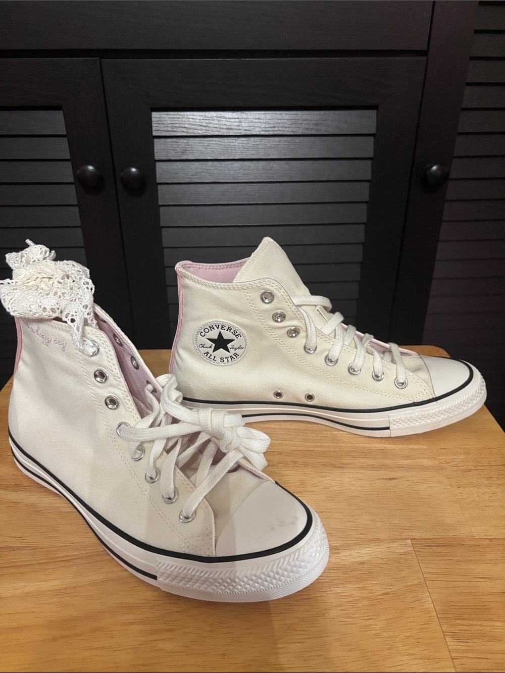 Converse: Women's Chuck Taylor All Star “Have a Happy Day”